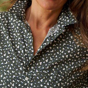 Frank & Eileen Jody Shirt in Green Heart Print